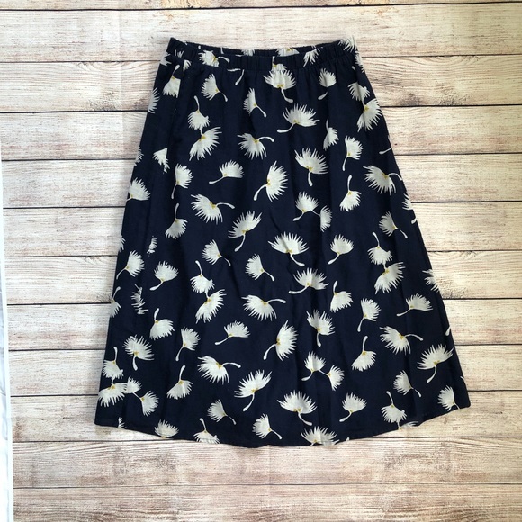 Old Navy Skirt Size XS Below Knee Navy - Picture 2 of 4